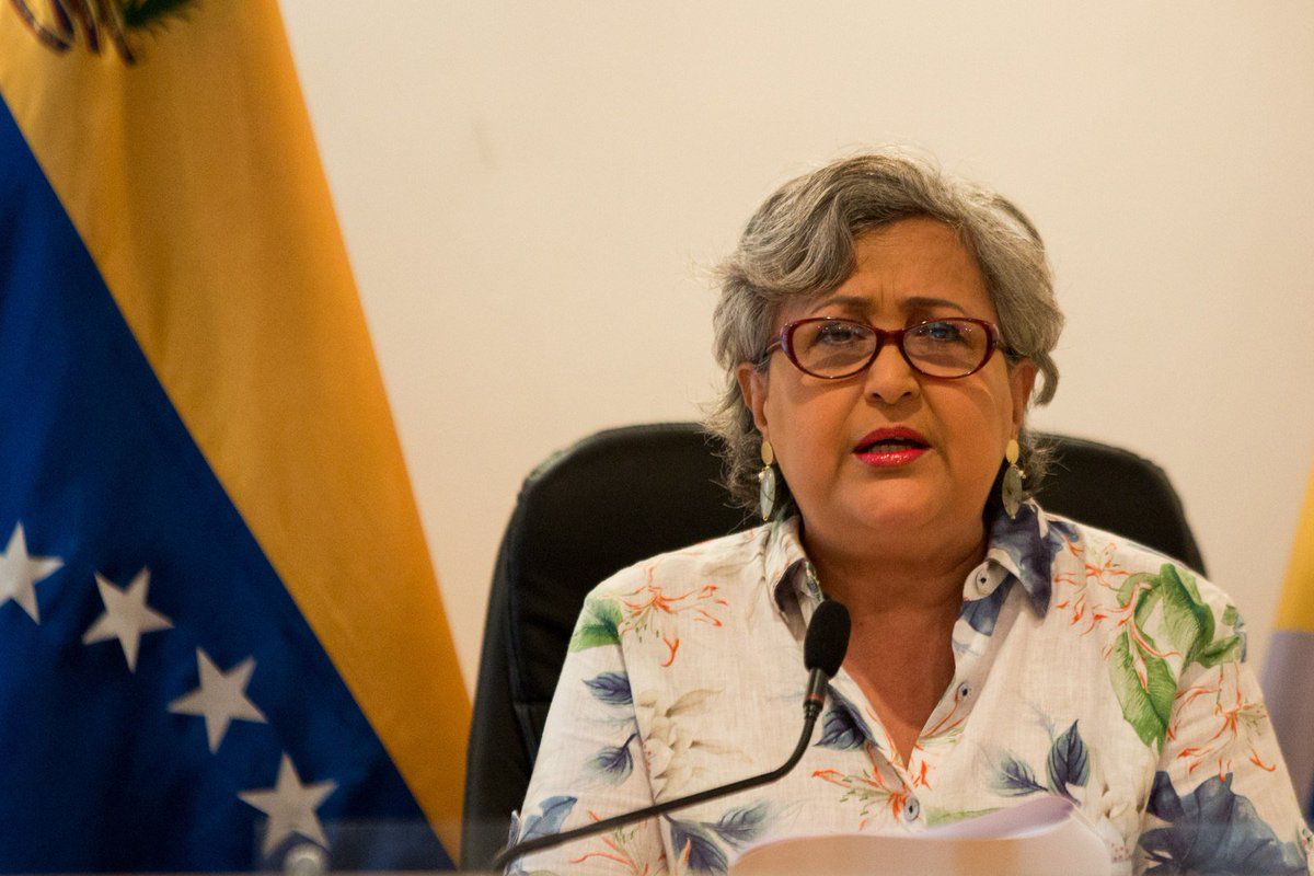 estendenciavzl's tweet photo. "Tibisay Lucena" ministra de educación y ex presidenta del CNE 

Es tendencia porque informan sobre su fallecimiento https://t.co/V5lqUtbKDo