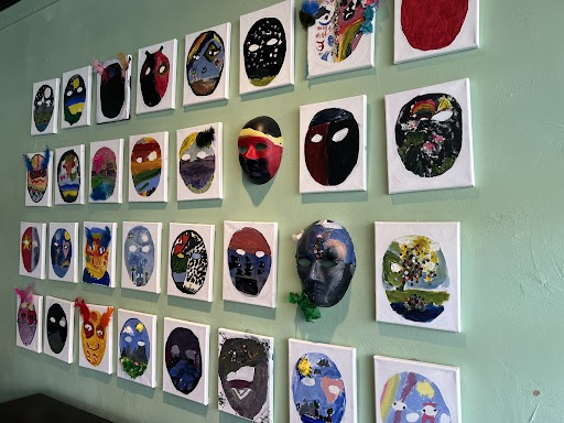 KidsRank's tweet photo. The 3rd and final installation of @SherwoodPandas students' celebratory #MonthoftheMilitaryChild #MasksofHope project is up at @Curts_Cafe in Highland Park, IL. #112leads https://t.co/t1oavP15ok