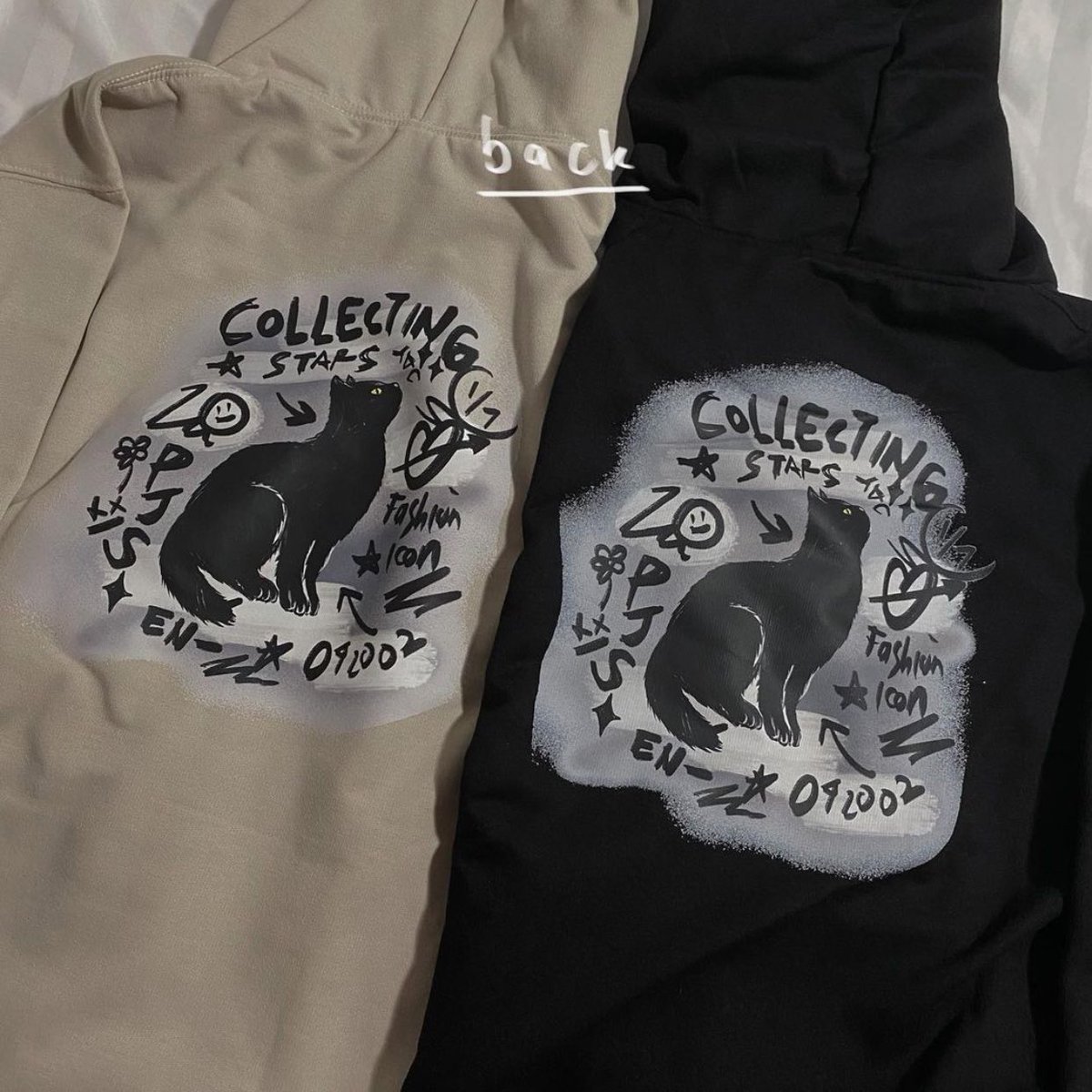 jay hoodie special edition by gogoma ph go

♡ ₱800 each + isf tbf
♡ available in 2 colors: beige, black
♡ one size only: 120 x 70 cm (XL)
♡ dop: 400 DP april 14, rembal may 7

order form: forms.gle/FeX9rEJyAFGtHV…

kindly read the form carefully ♡