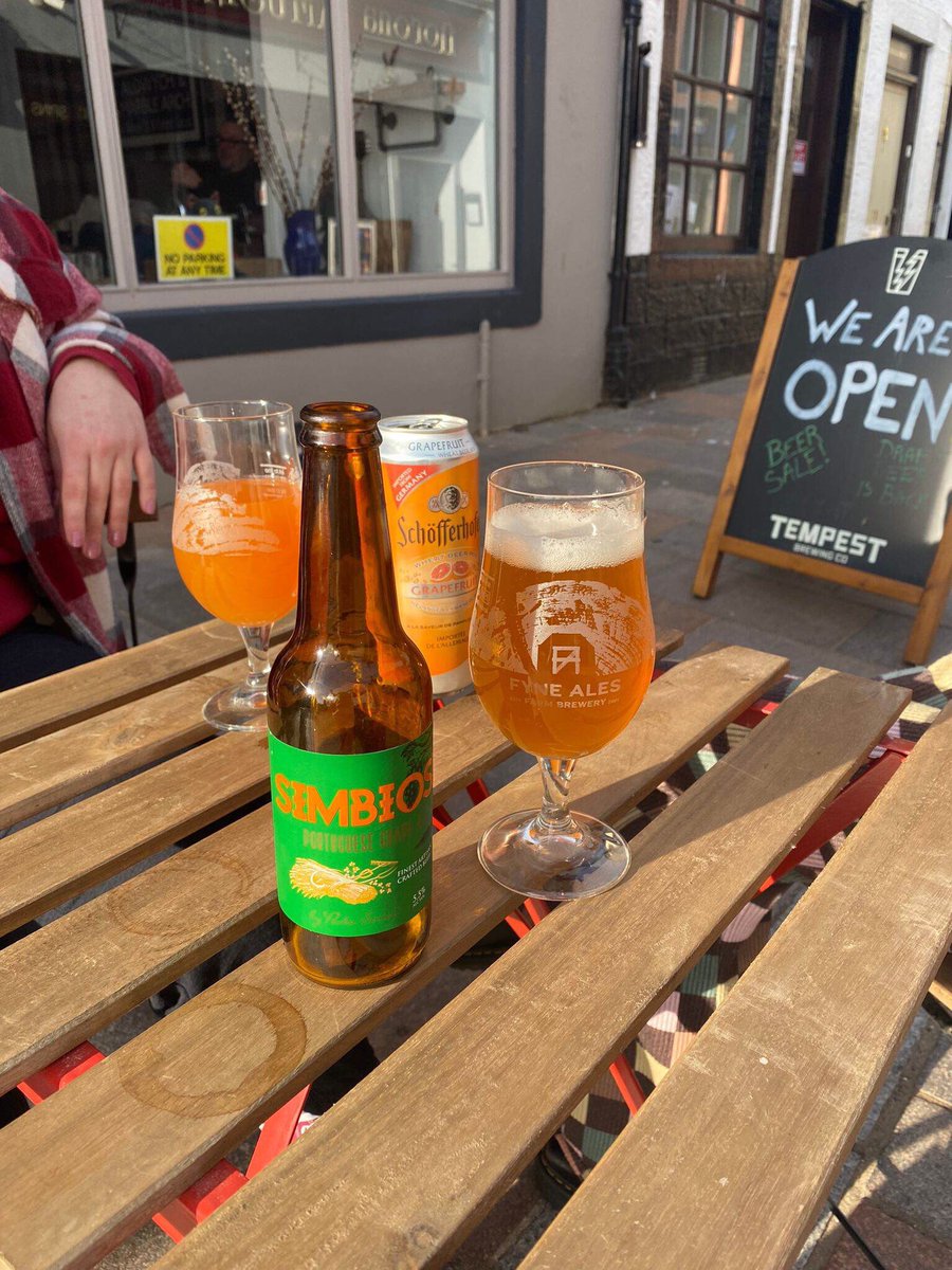 BeerBorders's tweet image. Cheers to cold beers in the sun ☀️🍻

We are so thrilled that Riverside Tap is open again! Draft beer and other drinks to enjoy out in our beer garden or terrace, or in our cozy taproom. Open Wednesday-Sunday!
.
.
.
#sunny #dumfries #terrace #beergarden #springishere #craftbeer