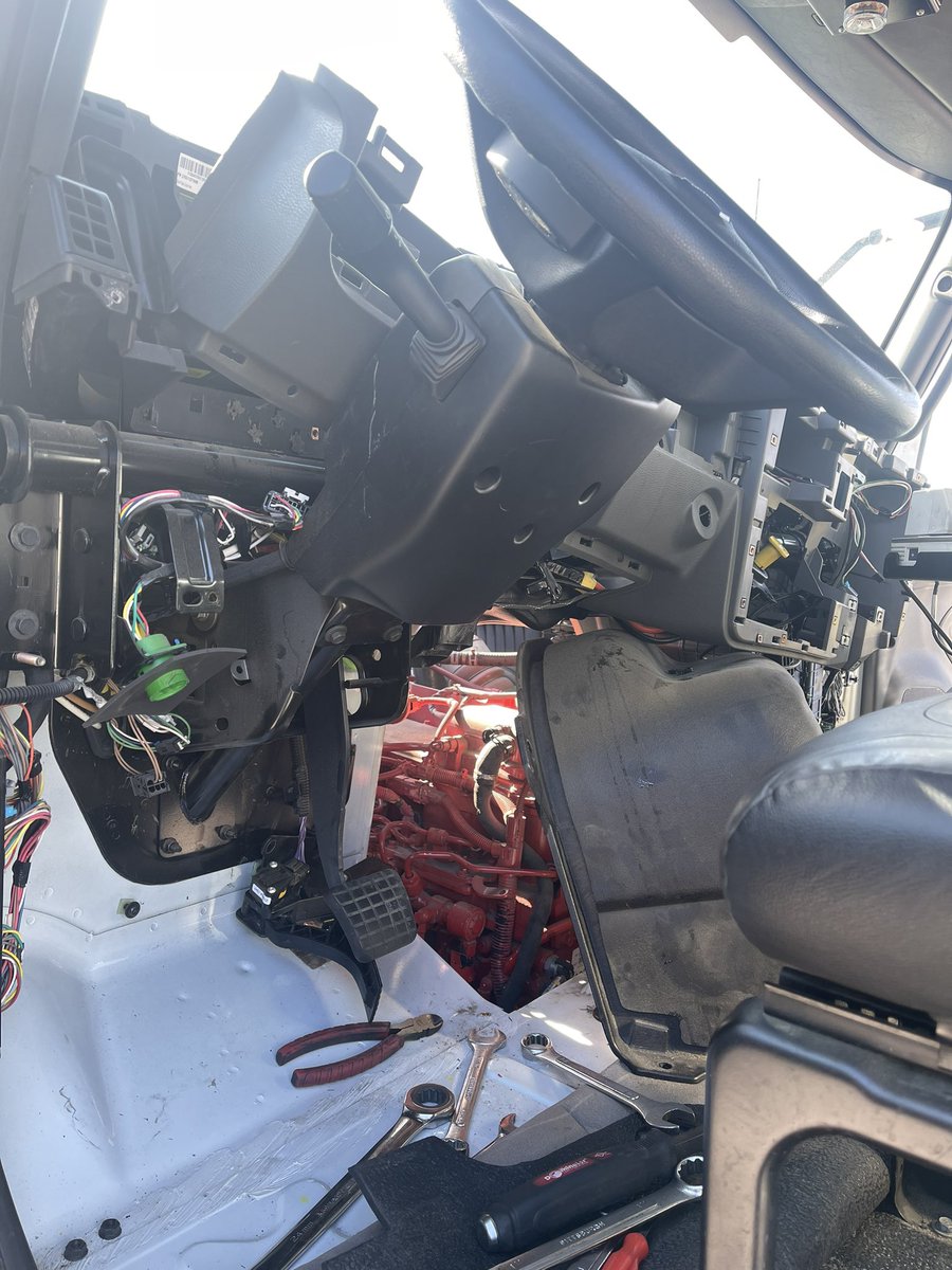 Garforce2's tweet photo. good morning twitter, time for me to put this fuel truck back together, after finding and fixing the most PAIN IN MY ASS coolant leak EVER! who runs a coolant line BEHIND the fuel rail #DumbEngineering #mechanic #GSE https://t.co/Q8bvluZXiN
