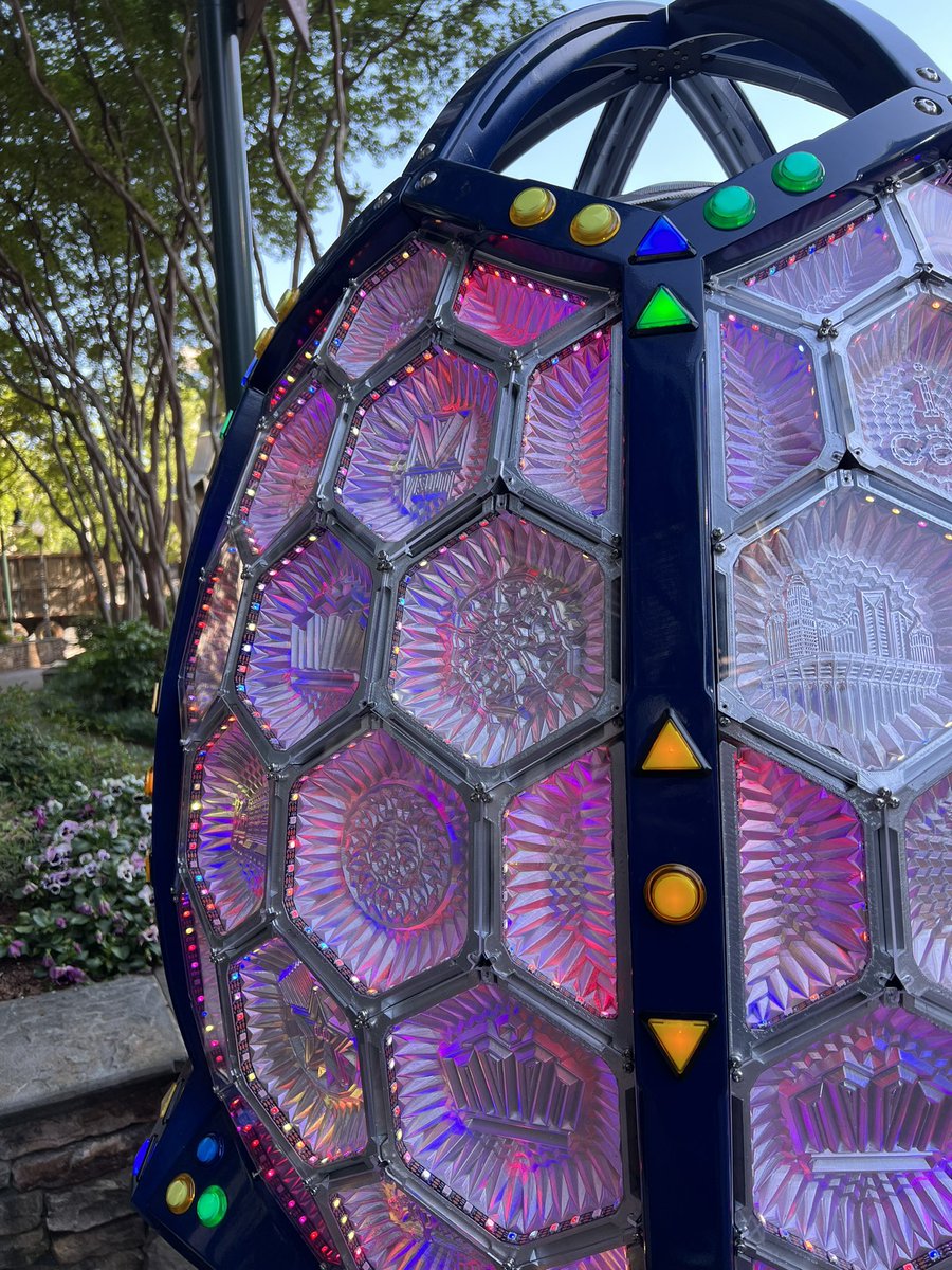 AndrewASink's tweet photo. AMAZING installation for #CLTShout from @SuperDaftBros!
Itโs a giant 3D printed arcade-themed egg, with TONS of Charlotte, NC references hidden all over.
Cool piece of #CLT history! https://t.co/HC5oCiJTsH
