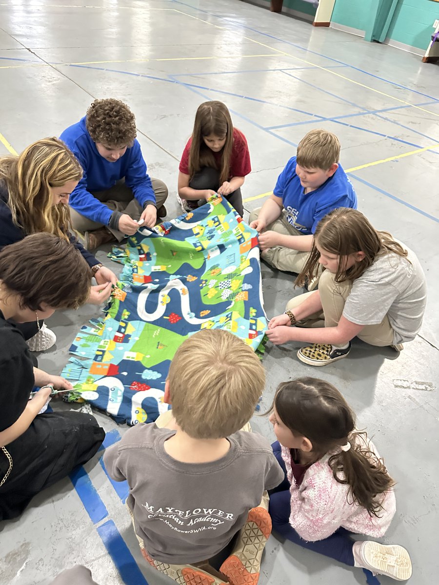 MayflowerSwVa's tweet photo. This Spring our school Tribes participated in an activity making Project Linus blankets that go to sick or terminally ill children. It was a wonderful activity, and we were glad to participate by donating blankets that our students prepared and tied!
https://t.co/985sgkbOVV https://t.co/ziIRCLDZV1