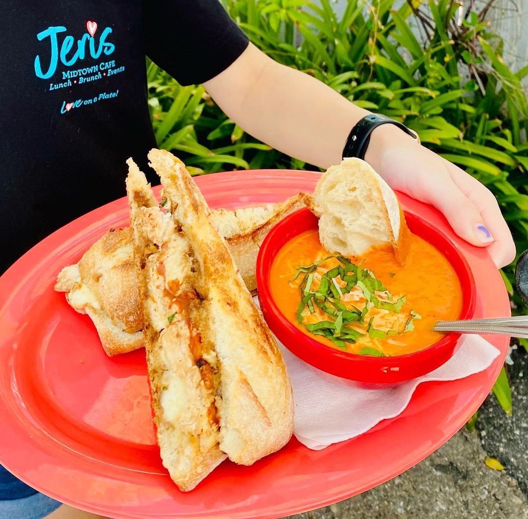 FRLAnews's tweet photo. It's #NationalGrilledCheeseDay! What better way to celebrate than with a delicious take on a classic like The Abigail from @jerismidtowncafe. YUM!
.
.📸: @jerismidtowncafe
#GrilledCheese #LoveFL #ihearttally #visittally #FL #Hospitality #Tourism #HospitalityStrong #EatLocal https://t.co/MVGeMMs46C