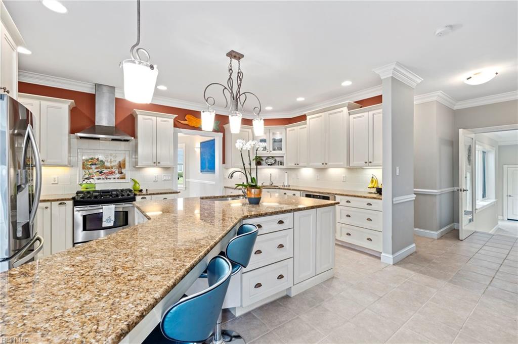 RWRealtyCo's tweet photo. Built with elegance and abundance in mind, you'll embrace the sights and sounds of the beach all year long.

4225 Sandy Bay Drive, VA Beach, VA 23455
Anna Staylor, Rose &amp; Womble Realty
https://t.co/rcTdyZ45Me https://t.co/71Ik19Y1ph