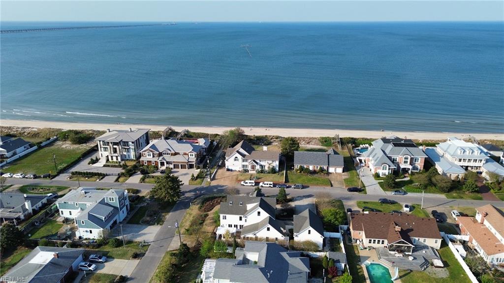 RWRealtyCo's tweet photo. Built with elegance and abundance in mind, you'll embrace the sights and sounds of the beach all year long.

4225 Sandy Bay Drive, VA Beach, VA 23455
Anna Staylor, Rose &amp; Womble Realty
https://t.co/rcTdyZ45Me https://t.co/71Ik19Y1ph