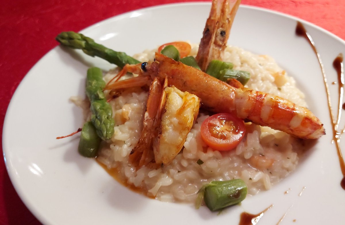 comocomodiadia's tweet photo. ...#foiegras... #gratindauphinois... #pierrade... #risotto de gambas... #cafegourmand... #derestaurante #lavieilleferme #enfamilia #comocomodiadia https://t.co/DxoJjLzrxn