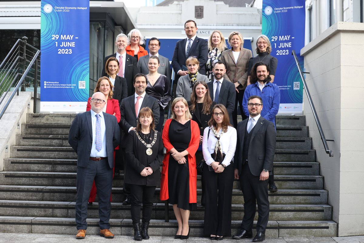 CEHotspotDub's tweet photo. We were proud to welcome global ambassadors to Dublin's Mansion House last week to launch our Hotspot programme. A special thanks to The Lord Mayor of Dublin @caroline1conroy for hosting our event.

➡️ https://t.co/LvtCnTUnqA

#circulareconomyirl #circulareconomy #circulardublin https://t.co/yAVdqTOAWr