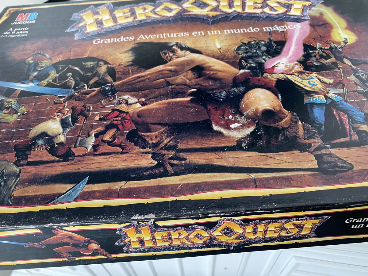 AlfonsoEscrig's tweet photo. Cosas que te encuentras en el trastero de tus padres dentro del #Heroquest 🗡️💀💪🏼🧙🏻♀️🧟♂️👑 🕷️🕯️🚪🎲@hasbrofans_es #MBJuegos Pocs entendran això de la bossa de #LemonCS 👔👙👖🥾🛍️📚🧸#NoetsdeCSsinò #NotOnlyWork https://t.co/t0x97tImao