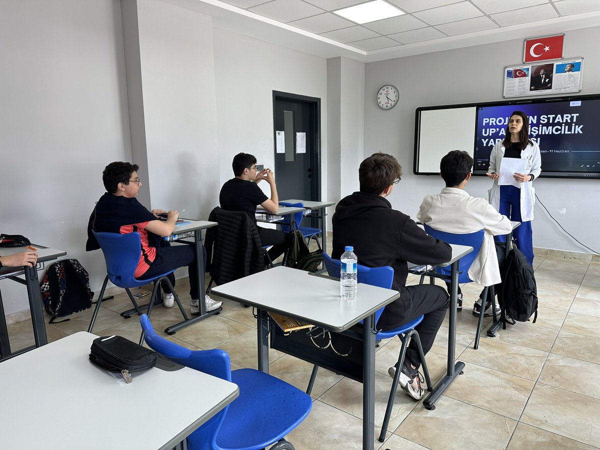 Sen de urettigin inovatif fikirler veya yaptığın proje,patent başvurusundan yola çıkarak bunları iş fikrine dönüştürmeye ve geliştirmeye Start Up'ını oluşturmaya ne dersin? 
Lise öğrencilerimize Projeden Start Up’a Girişimcilik Yarışması hakkında bilgilendirme sunumu yapıldı🏁