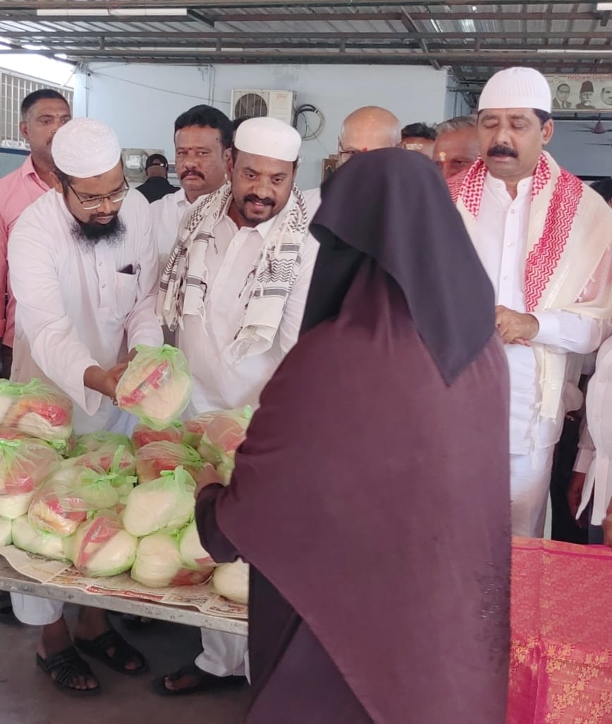 MastanValiINC's tweet image. In order to please the Messenger of Allah, during the holy month of #ramdhan, following the words of the Quran, fasting and/or poor Muslims should also celebrate the festival happily.
#ramdhan 
#Ramadan2023 
#UlemaIkaram
#guntur
#tofa