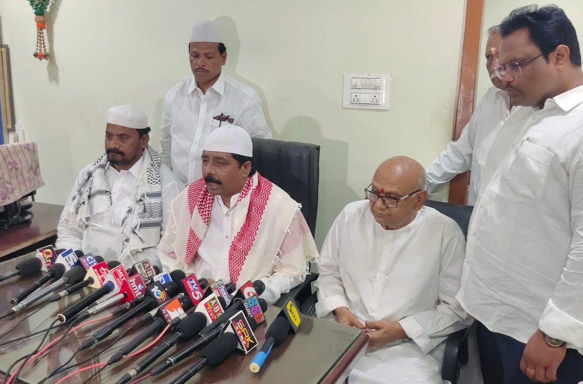 MastanValiINC's tweet image. In order to please the Messenger of Allah, during the holy month of #ramdhan, following the words of the Quran, fasting and/or poor Muslims should also celebrate the festival happily.
#ramdhan 
#Ramadan2023 
#UlemaIkaram
#guntur
#tofa