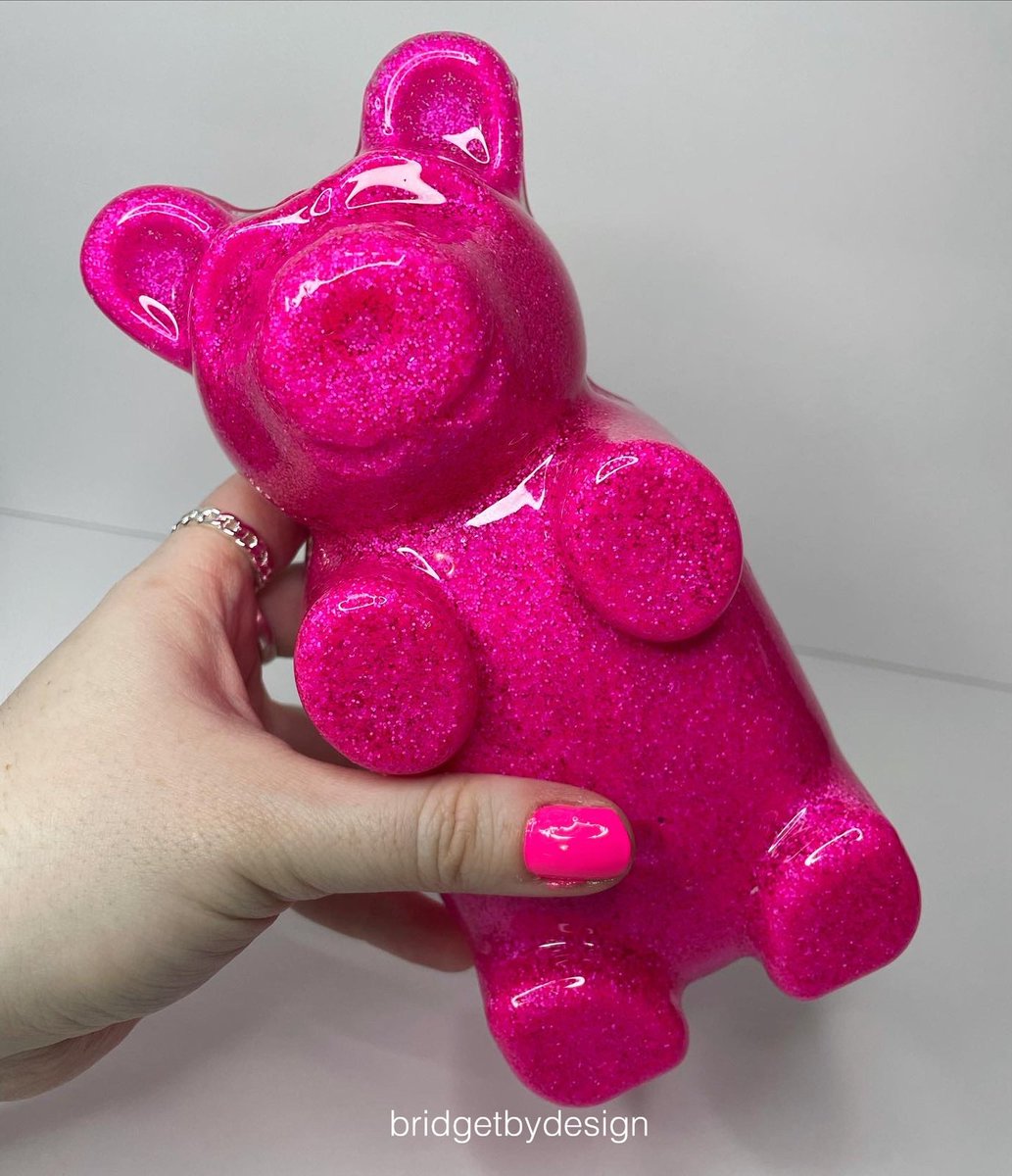 BridgetXDesign's tweet photo. On Wednesdays we wear pink🎀 #bridgetbydesign #bridgetxdesign #pink #resingummybears https://t.co/ohm3khcOPC