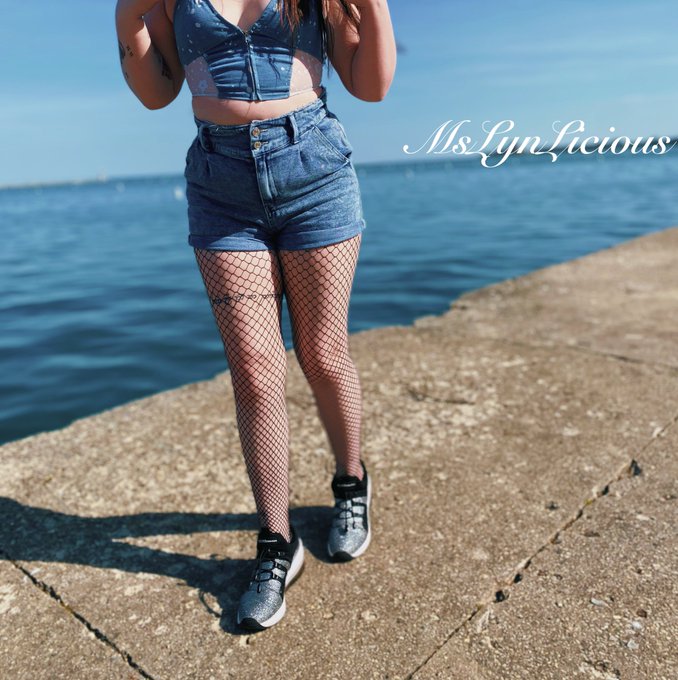 I wish it was 80 out everyday. #lakelife #fishnets #lake #lakeday #warmweather https://t.co/ROlM3z6H<a href="/tag/lakelife"class="tags">#lakelife</a><a href="/tag/fishnets"class="tags">#fishnets</a><a href="/tag/warmweather"class="tags"><span>#warmweather</span></a><a href="/tag/lake"class="tags"><span>#lake</span></a><a href="/tag/lakeday"class="tags"><span>#lakeday</span></a>