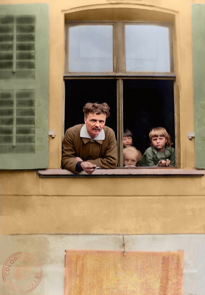 peppefrom's tweet photo. Här några svenska personligheter som jag har kolorerat genom åren.
1. Nils Ferlin
2. Greta Garbo
3. August Strindberg
4. Carl XVI Gustaf
RT:a gärna så att fler får ta del av vår vardagshistoria. 🇸🇪❤️
#FromColoring https://t.co/S0oXQqYBmn