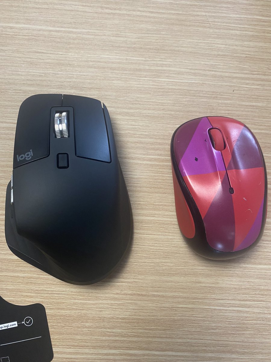 yohiiclaustre's tweet photo. Hoy te dejo ir mouse rojo 😢🖱️7 años juntos! pasamos por varios proyectos, MBA, distintos laburos… vivimos en 5 países 🌏 Uruguay, Argentina, España, Estados Unidos y Portugal! Y recorrimos muchooooo Y solo te cambie la pila 3 veces!
#timetoletgo #logi #redmouse https://t.co/F3Q39W0Wy3