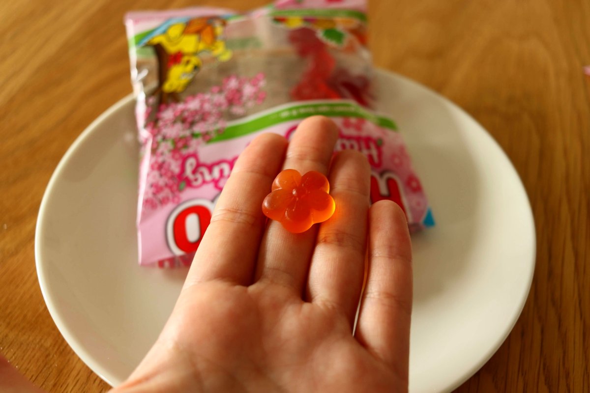 Blogummy's tweet photo. 🌸🌸🌸🌸🌸🌸🌸🌸
ハリボー
ハッピースプリング
🌸🌸🌸🌸🌸🌸🌸🌸

もはや桜前線が本州を縦断しきろうかという今頃になっての、春限定ハリボー紹介。

しっかりとした噛みごたえがあります。
人工的な甘味感がやや気になるものの、美味しいです。

https://t.co/P9L7Rcaq94

#日本グミ協会
#ハリボー https://t.co/bkJUN8fjSn