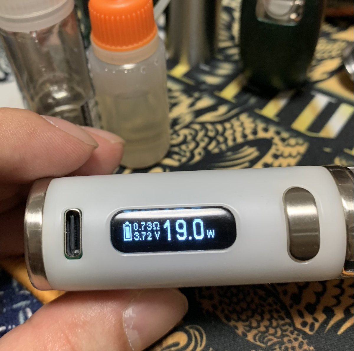 bouncer0616's tweet image. Mod: istick Pico 75w(type-c ver.)

Atomizer: Bishop RTA

Setting:
KA1 26g ID2.5mm 6wrap micro
0.73Ω Hack Cotton 鬼缶

Liquid:
Nameless Element
"King Goblin"
メロンソーダメントール

最近は毎日JSTばかりですが
たまにはシンプルなSilver Labelも😋

#vape #ハンチェ