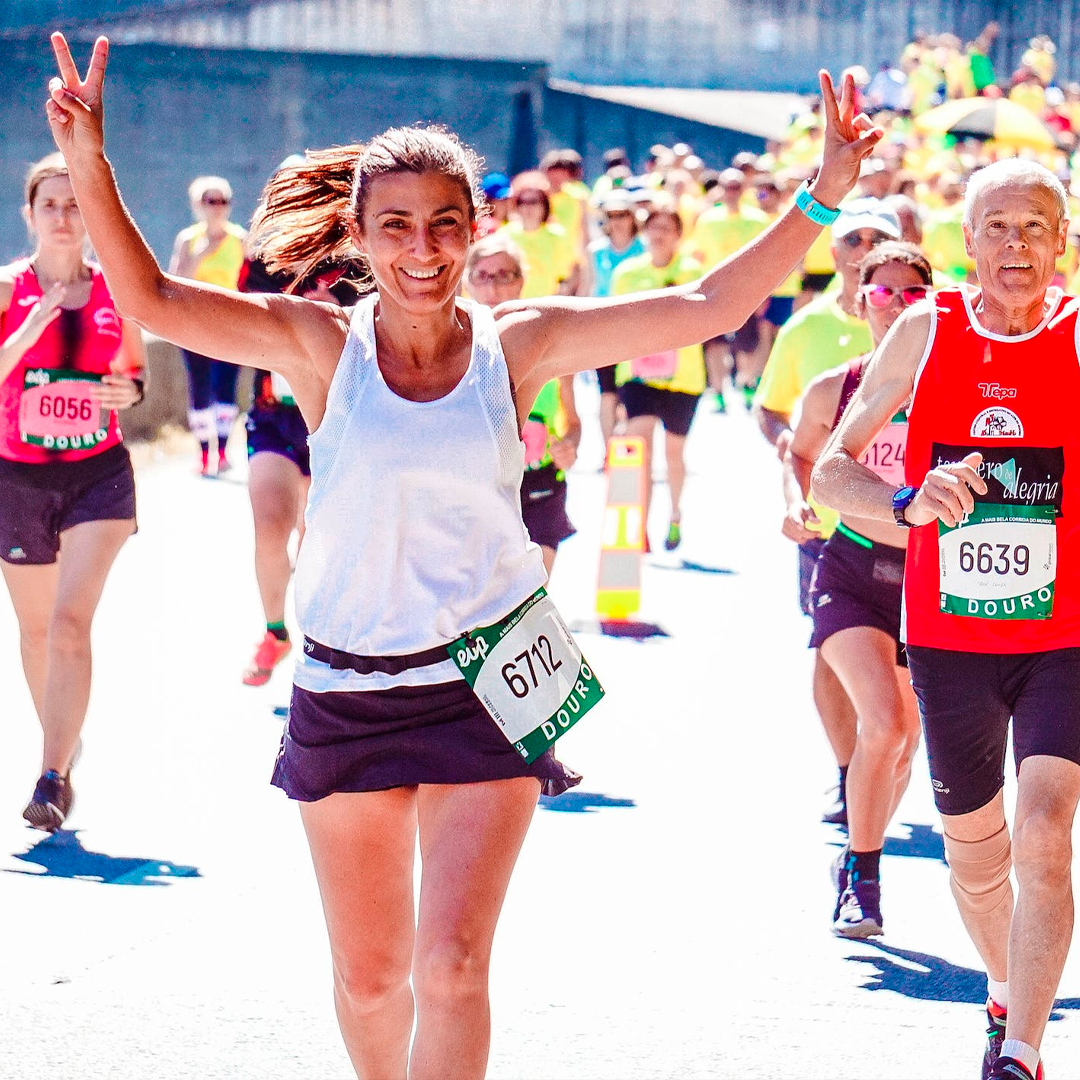 SherlocksRdam's tweet photo. Aanstaande zondag weer de Rotterdamse #marathon. we wensen alle deelnemers weer heel veel succes en staan klaar voor een heerlijke verfrissing! #stayhydrated #homemade https://t.co/hzOg77kt1v