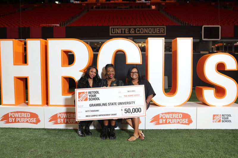Grambling1901's tweet photo. Congratulations, #GramFam!!!! With all your hard work voting in the Retool Your School Campaign, GSU received $50,000 to improve our campus. Thank you to @HomeDepotRetool & to our #GramFam alums who were there to receive the check.ππΎ #weseeyou #MissGSU #GoTigers #SupportTheG https://t.co/Cm07JbwCDI