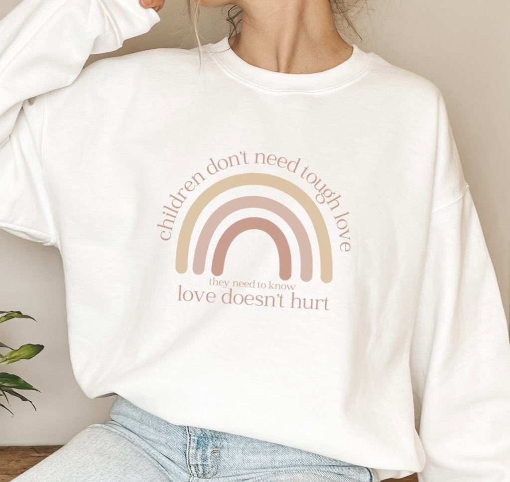 During this month’s #childabuseawarenessmonth let’s send the clear message that “Children don’t need tough love. They need to know love doesn’t hurt” 💙💙💙 #childabuseprevention #lovedoesnthurt #capm #childadvocate #ootd #advocate 

etsy.com/listing/132658…