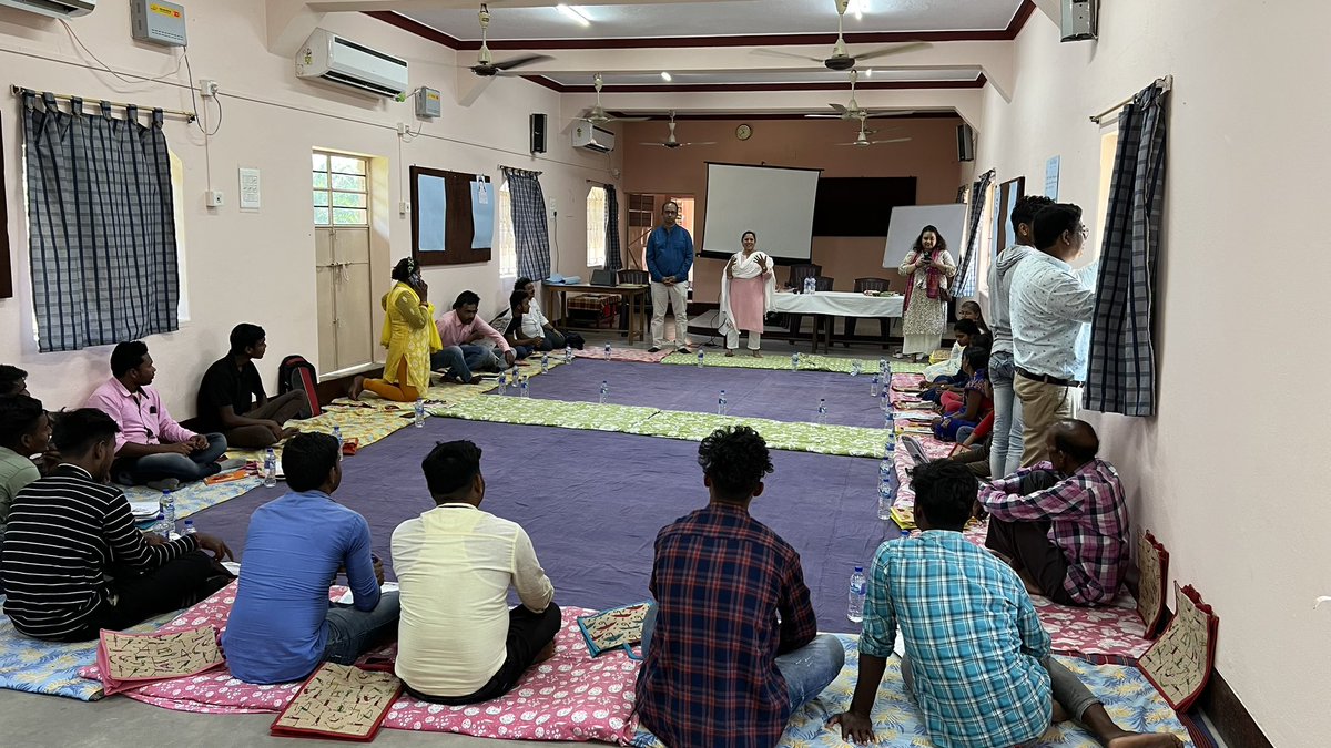 ravi_rverma's tweet photo. We began a 3-day ICRW’s Manthan workshop with 30 Village Champions on issues of men and masculinities- Gandhi Ashram , Jamtara. They identify men’s stake in gender equality and need to transform inequitable norms. @ICRWAsia @ICRW @ajws @NirantarTrust https://t.co/U9OyCztbgQ
