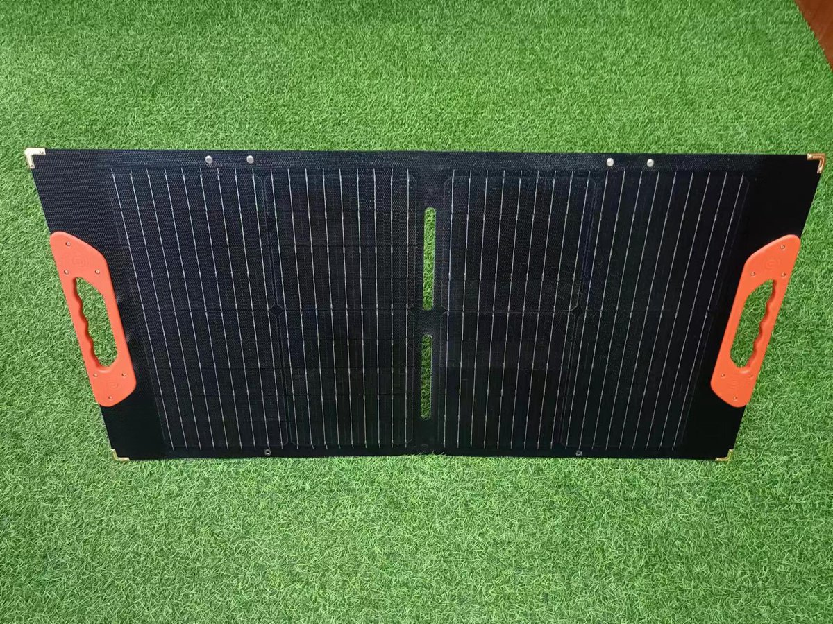 monarchscn's tweet image. Ultra-light foldable #solarpanel
Send us an email for the latest quotation: monarchscn@gmail.com #foldablesolarpanel