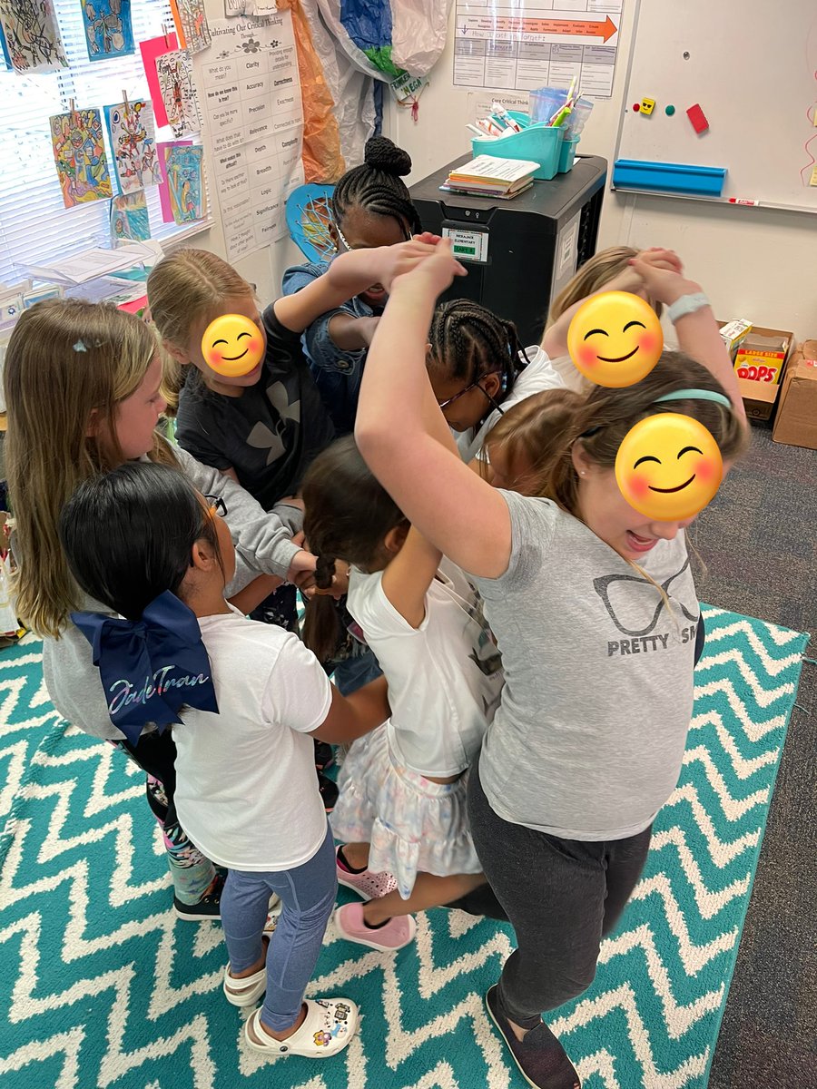 kfyoder1's tweet image. Sometimes we just have learn from our younger Target friends.  2nd Gr 🎯 Ss sharing with 4th Gr 🎯 Ss about synergizing.  Together is Better! @CobbAlp @NESTarget @NESBraves @bamaria12 @MrsTLCline #7habitsofhappykids #togetherisbetter #lovetothinkhere