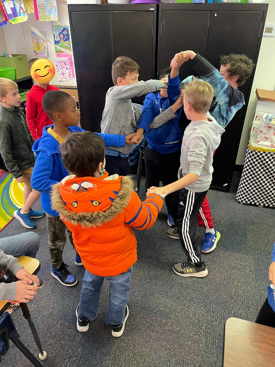 kfyoder1's tweet image. Sometimes we just have learn from our younger Target friends.  2nd Gr 🎯 Ss sharing with 4th Gr 🎯 Ss about synergizing.  Together is Better! @CobbAlp @NESTarget @NESBraves @bamaria12 @MrsTLCline #7habitsofhappykids #togetherisbetter #lovetothinkhere