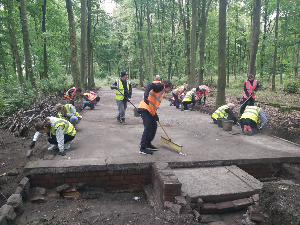 For those interested in our archaeological excavation of the POW camp at Lodge Moor last summer, the final report is now available to download and view here:   archaeologydataservice.ac.uk/library/browse…