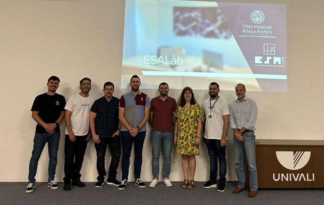 dmjimenezbravo's tweet photo. 🧑💻🇧🇷 Last week I had the chance to make a brief stay at @UnivaliOnline along with other colleagues from @ESALAB_USAL . There we exchanged experiences and knowledge in different meetings.
🔗 https://t.co/LqfubEe6yn
🧵 Thread ⬇️ (1/3)
#research #teaching #ESALab #USAL #UNIVALI https://t.co/3DmmbTf2z9