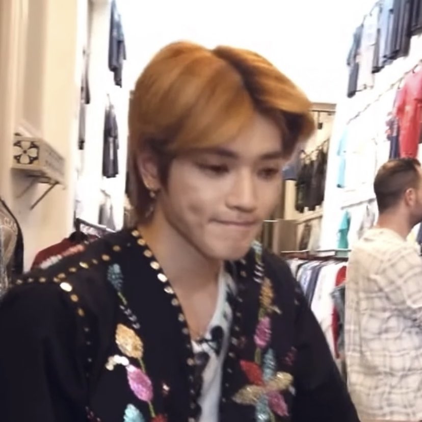 thelongflight's tweet photo. he’s the cutest :] https://t.co/DGRcdH96oA