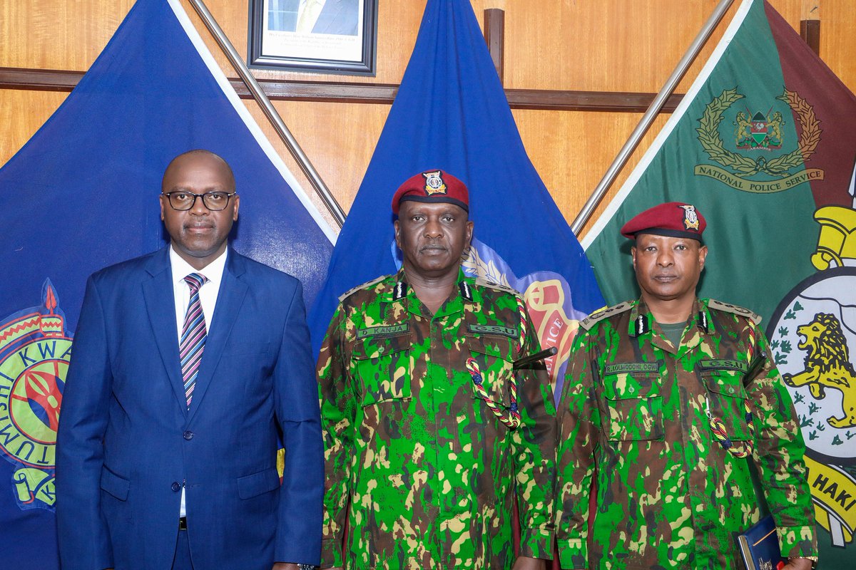 NPSOfficial_KE's tweet photo. SENIOR POLICE OFFICERS RESHUFFLED

The following changes have been effected in National Police Service command with immediate effect.

The former GSU Commandant Mr. Douglas Kanja who is now the new DIG Kenya Police Service has replaced Mr. Edward Mbugua who retired recently. https://t.co/TtYegJzp56