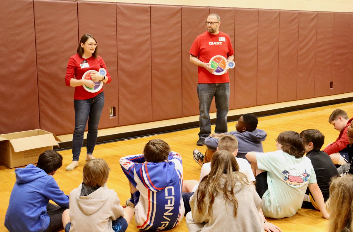 pgsdfalcons's tweet photo. Thank you to the Phillies Phitness program for coming to visit @PottsgroveMS! Phillies Phitness educates children about steps they can take now to ensure a healthy future. Instructors shared the importance of being active through exercise and smart food choices.
#PottsgroveProud https://t.co/puD24Fxm0V