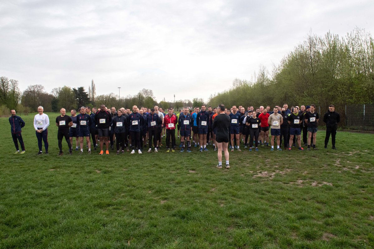 CommandementFOT's tweet image. Le cross de printemps du CFT a eu lieu ce matin en présence du #ComFT et du CEM. Motivation et cohésion ont permis à plus de 100 coureurs et 10 marcheurs de venir à bout du parcours. Félicitations 👏! Votre participation s'inscrit dans la dynamique des actions #AvecNosBlessés