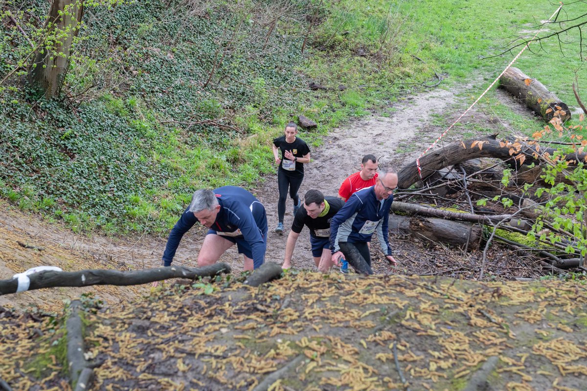 CommandementFOT's tweet image. Le cross de printemps du CFT a eu lieu ce matin en présence du #ComFT et du CEM. Motivation et cohésion ont permis à plus de 100 coureurs et 10 marcheurs de venir à bout du parcours. Félicitations 👏! Votre participation s'inscrit dans la dynamique des actions #AvecNosBlessés