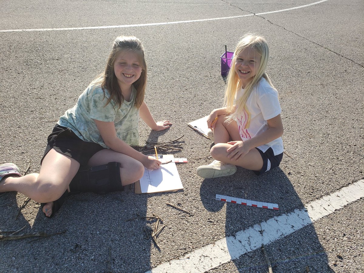 Belair_Library's tweet photo. It was a win win for math today! We had fun measuring the length of twigs and recording our data on a line plot AND we got to enjoy the beautiful weather in our outdoor classroom! #jcwestelem #JCSchoolsChampions #wearejcschools #westwildcats https://t.co/but7YGtTw5