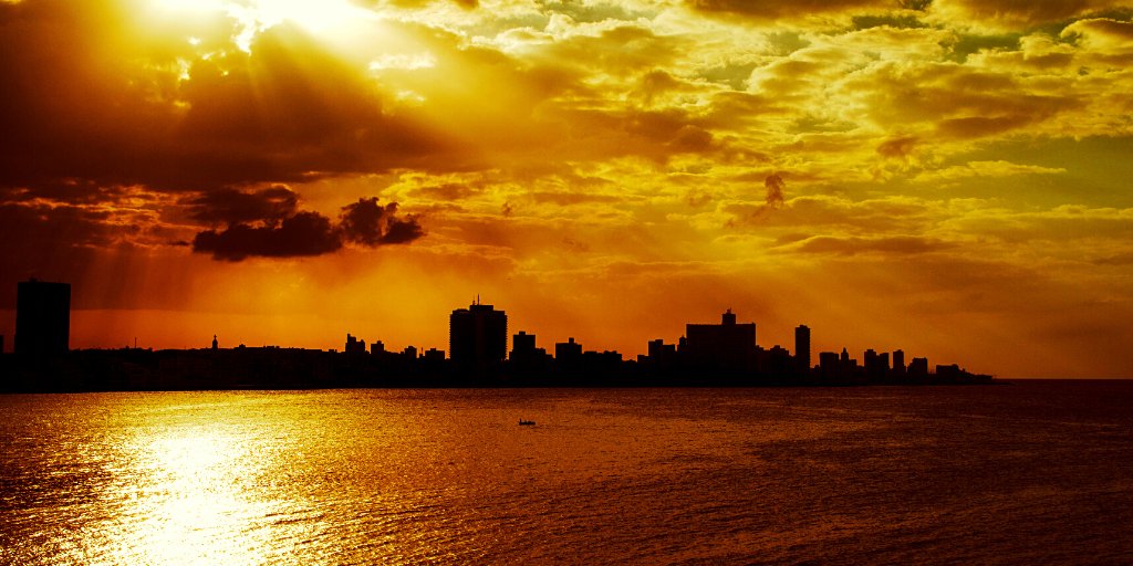 Travel_Fab's tweet photo. 📍Visit Cuba... 🌎✈😎
.
.
.
#havana #Cuba #stayinspired #havanacuba #havanacollection #borntotravel #cubano #vacation #instagood #holiday #traveltheworld #photooftheday #sunset #havanastyle #instapassport #travelgram #CubaTravel #beautifuldestinations #geoexplore https://t.co/FzGsTYDRFp