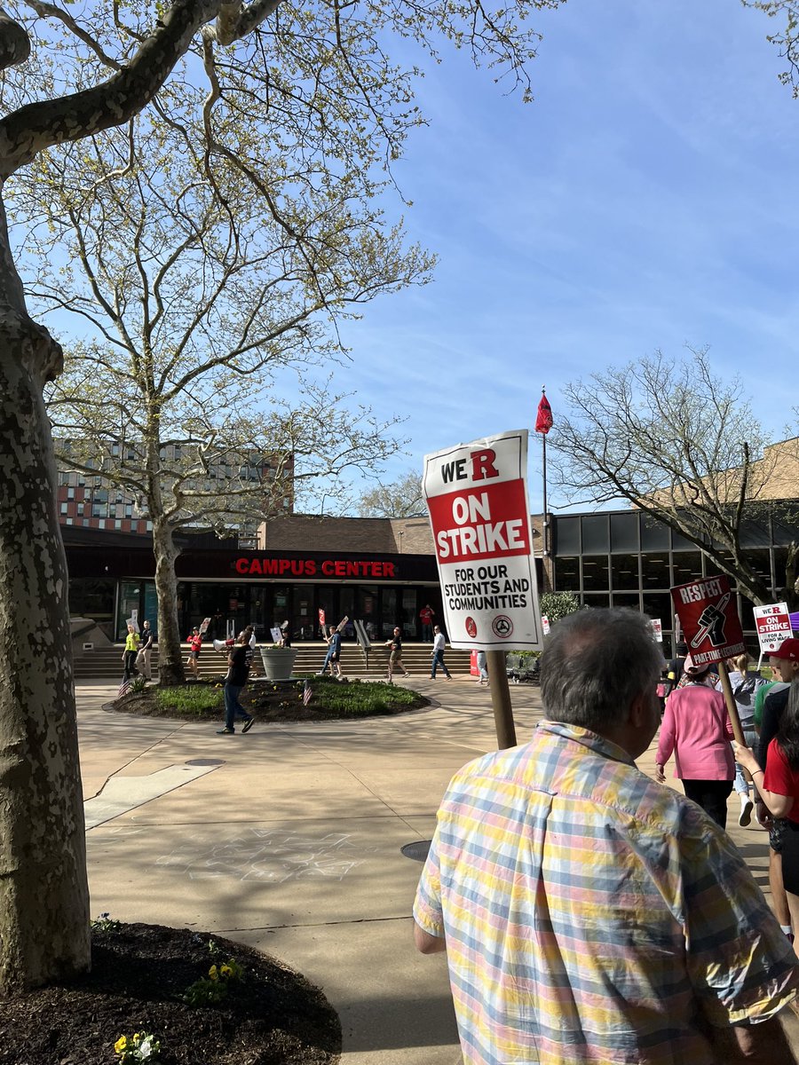 Walking in solidarity this morning with striking faculty and grad workers at my alma mater <a href="/Rutgers_Camden/">Rutgers–Camden</a> <a href="/ruaaup/">Rutgers AAUP-AFT Academic Worker Union</a>