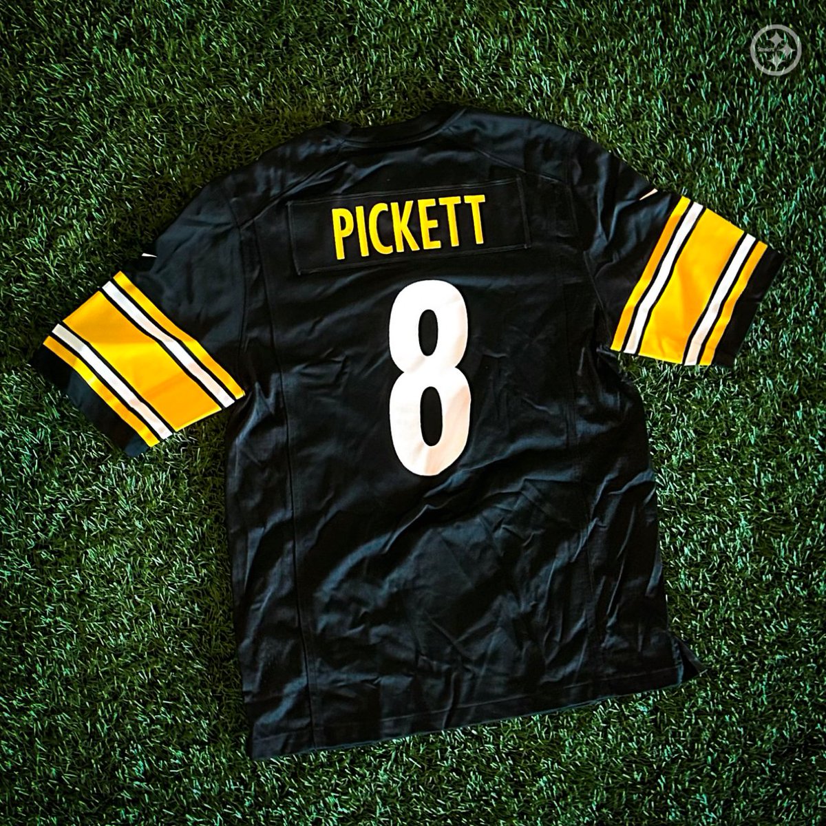 Who wants a @kennypickett10 jersey for #412Day⁉️ RT for your chance to win 🔁