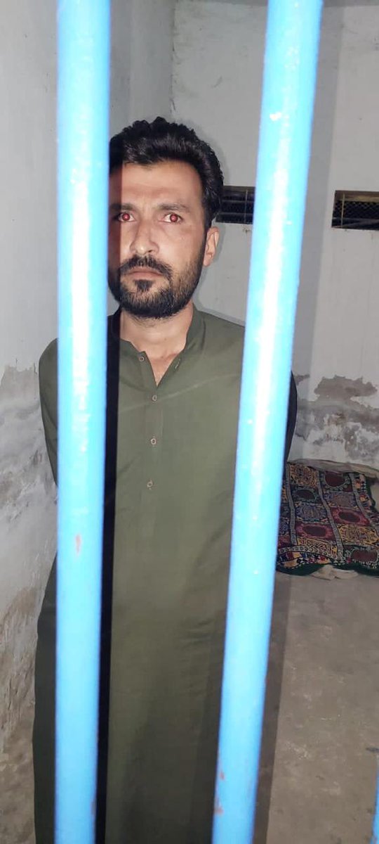 psfmansoor's tweet photo. منگلی تھانہ سانگھڑ کی حد میں ایک وحشی صفت ظالم نے ایک ماں کے آگے اس کے بیٹے کو تشدد کا نشانا بنایا, پارٹی قیادت کی نوٹیس کے بعد اس ظالم کے خلاف ایف آء آر درج ہوا اور اسے سلاخوں کے پیچھے ڈال دیا گیا۔
شکریہ سندھ حکومت 
شکریہ سندھ پولیس https://t.co/rMMUo3SHNo