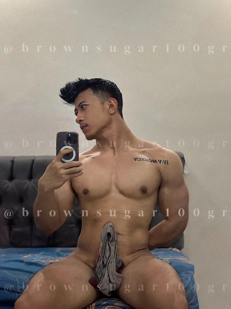 brownsugar100gr's tweet photo. Take my underpants off and laying on the bed with me.. https://t.co/K6mvfWyQ0X