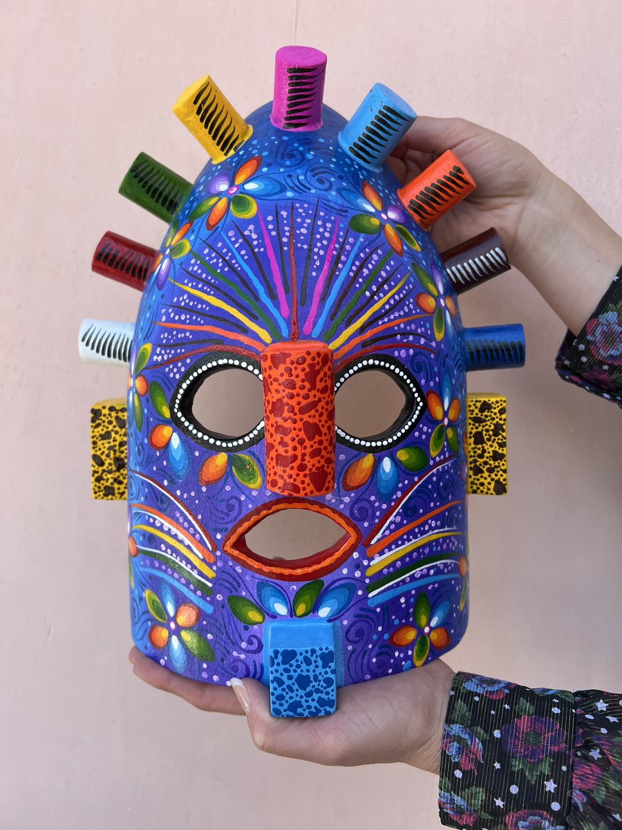 ¿Aya Huma y Diablo Huma son distintos personajes? 

No, antes se le llamaba Aya Huma, la traducción del kichwa es “cabeza de espíritu”. Cuando llegaron los españoles comenzaron a llamarle Diablo Huma para mostrarlo negativo. 

Pero siempre ha sido el espíritu que guía y orienta.