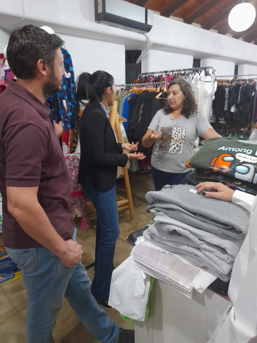 Teddygallerani_'s tweet photo. Tenemos mucho para cambiar en el municipio.
Con @EmilceVegaEOK y Gabriel Trentin visitamos una de las tres empresas de todo San Carlos que utilizan los programas Enlace y Enlazados de @MendozaGobierno para fomentar el empleo. https://t.co/WeHJXEAAr8
