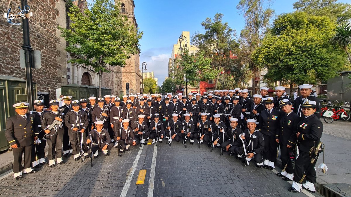 SEMAR_mx's tweet photo. Como #MarinosNavales pertenecientes al Cuartel General del Alto Mando, vamos alzando la moral al desfilar.
#ParaServirAMéxico.
#BuenosDías.
#CUGAM. https://t.co/15gPsSW61Y