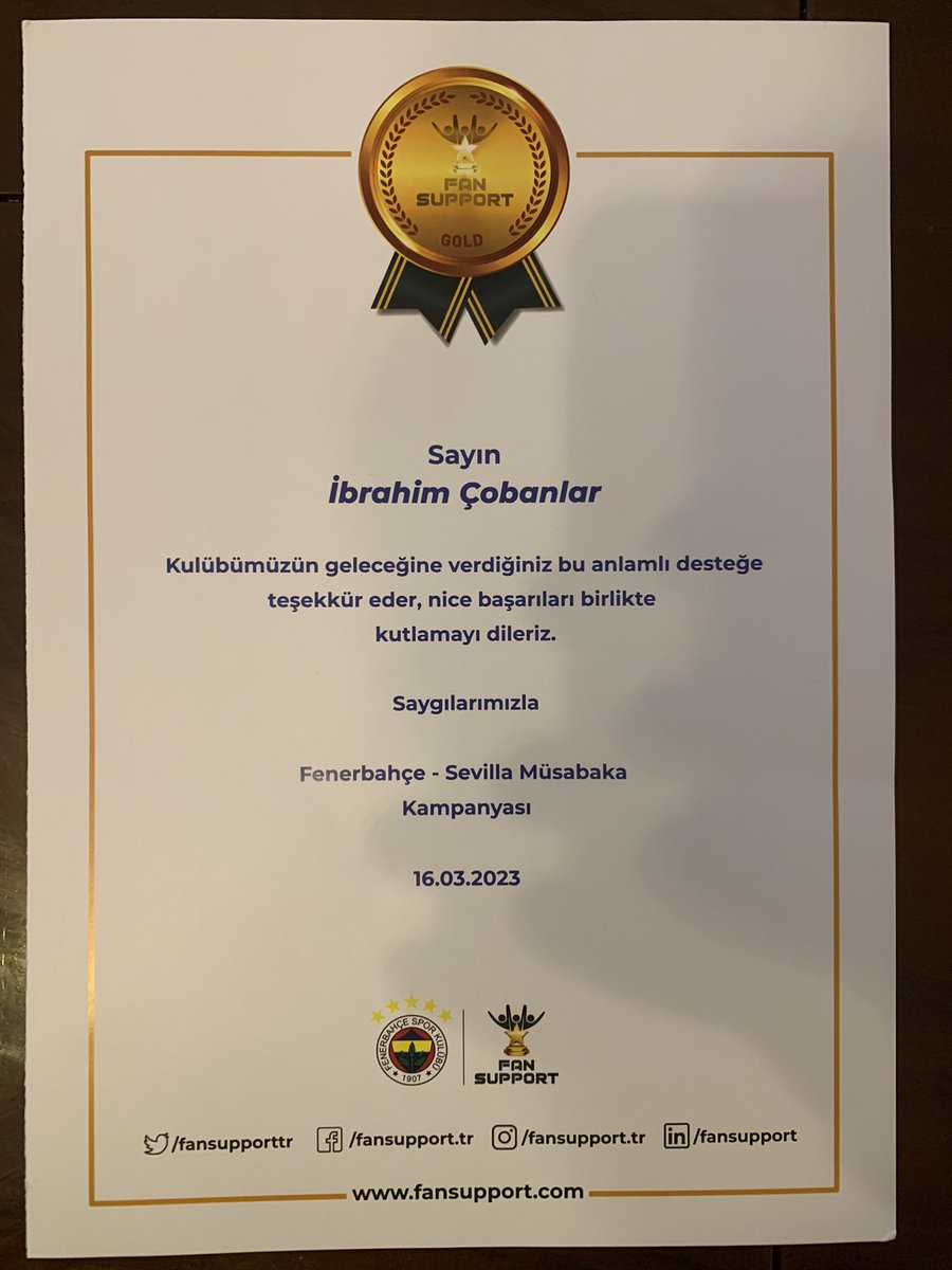 Sevilla maçı için <a href="/FanSupportTR/">FanSupport</a> tarafından düzenlenen destek kampanyasından kazandığım imzalı forma geldi 💛💙 teşekkürler <a href="/Fenerbahce/">Fenerbahçe SK</a> <a href="/FanSupportTR/">FanSupport</a>

Sanki transfer olmuş gibi poz verdim 😂

Evladıma bırakabileceğim en güzel miras 💛💙 1. Yaş doğum günü hediyesi olacak 💛💙