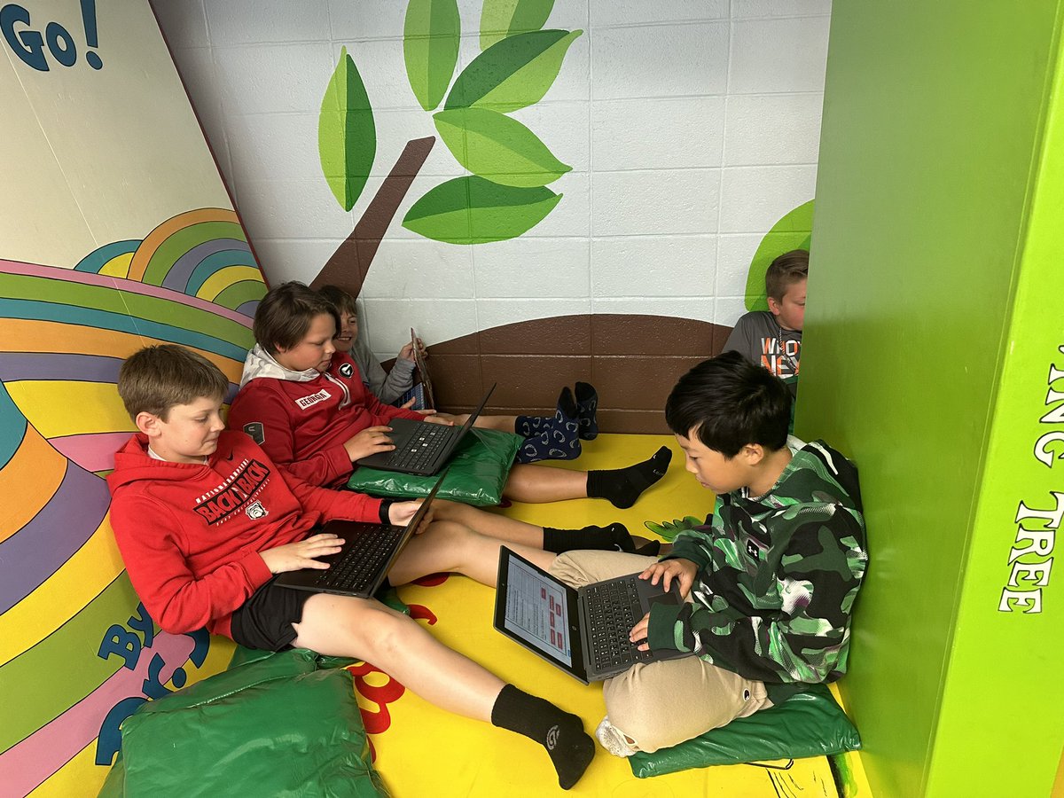 CFESMediaCenter's tweet photo. The Tree House is the perfect place for Breakout Rooms, Virtual Rooms, and READING! All done today by awesome CFES 5th grade Mustangs #cfesmediacenter #cfesmustangs https://t.co/y4WAAk5PZ6