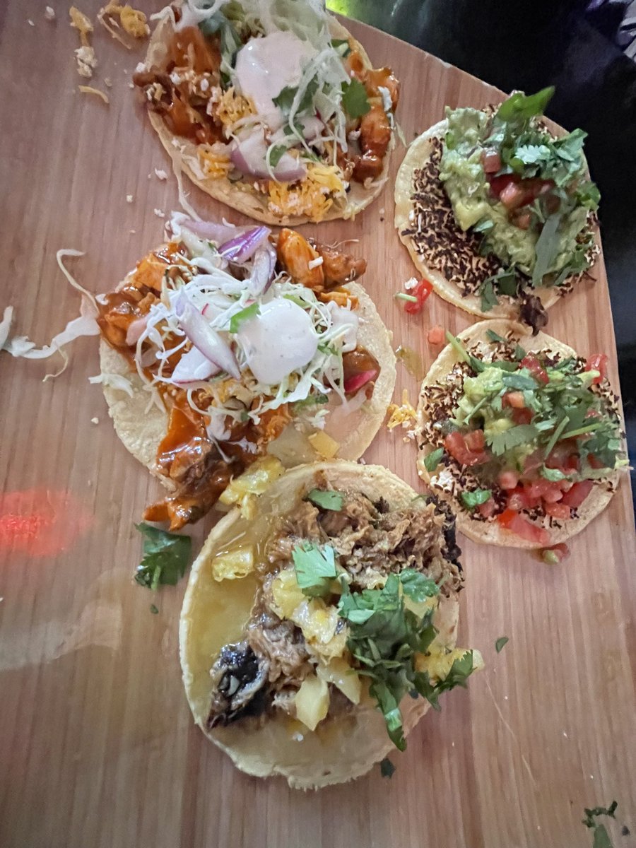 HootieMcOwlface's tweet photo. 🌮 🌮 So good to #TacoTuesday yesterday with the old work crew from #VictorOps and #Splunk. 🧡 https://t.co/uak1VweEGJ