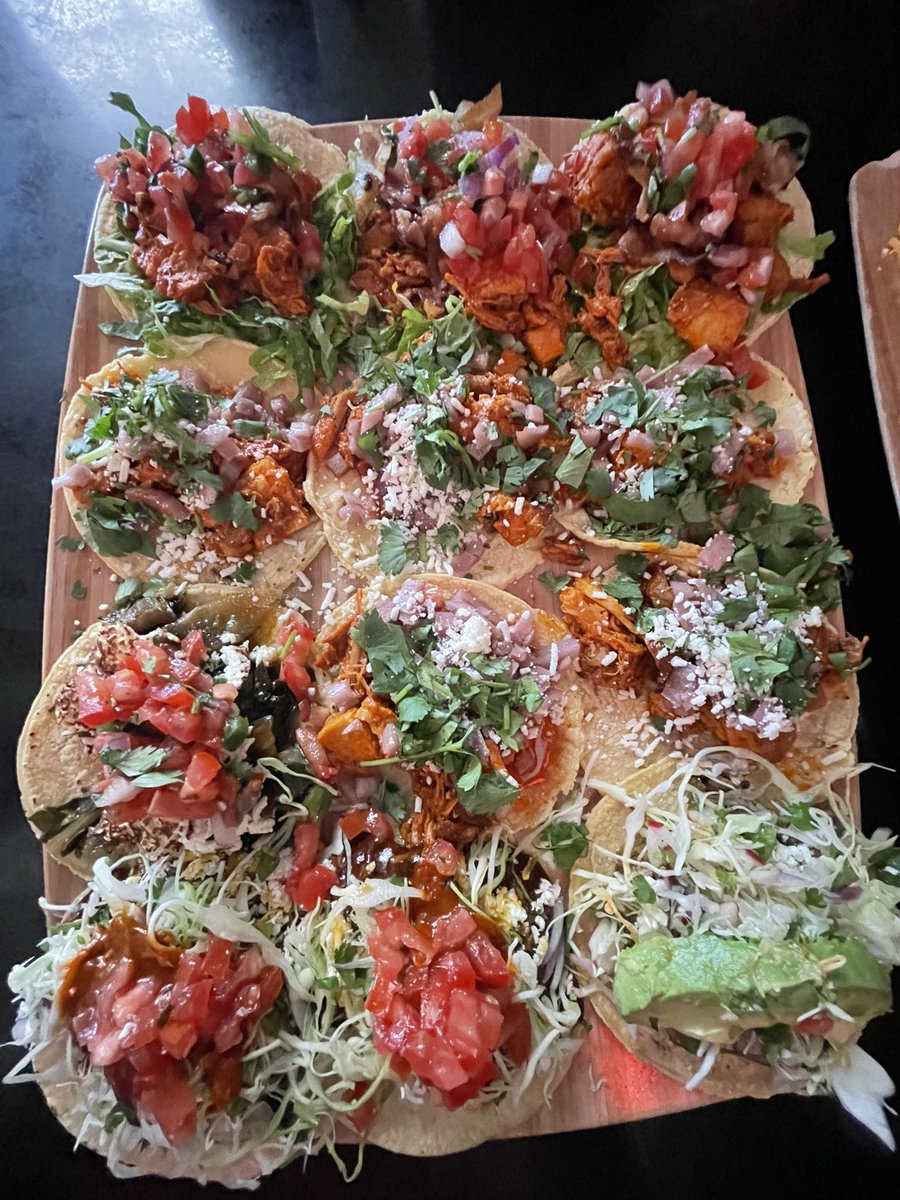HootieMcOwlface's tweet photo. 🌮 🌮 So good to #TacoTuesday yesterday with the old work crew from #VictorOps and #Splunk. 🧡 https://t.co/uak1VweEGJ