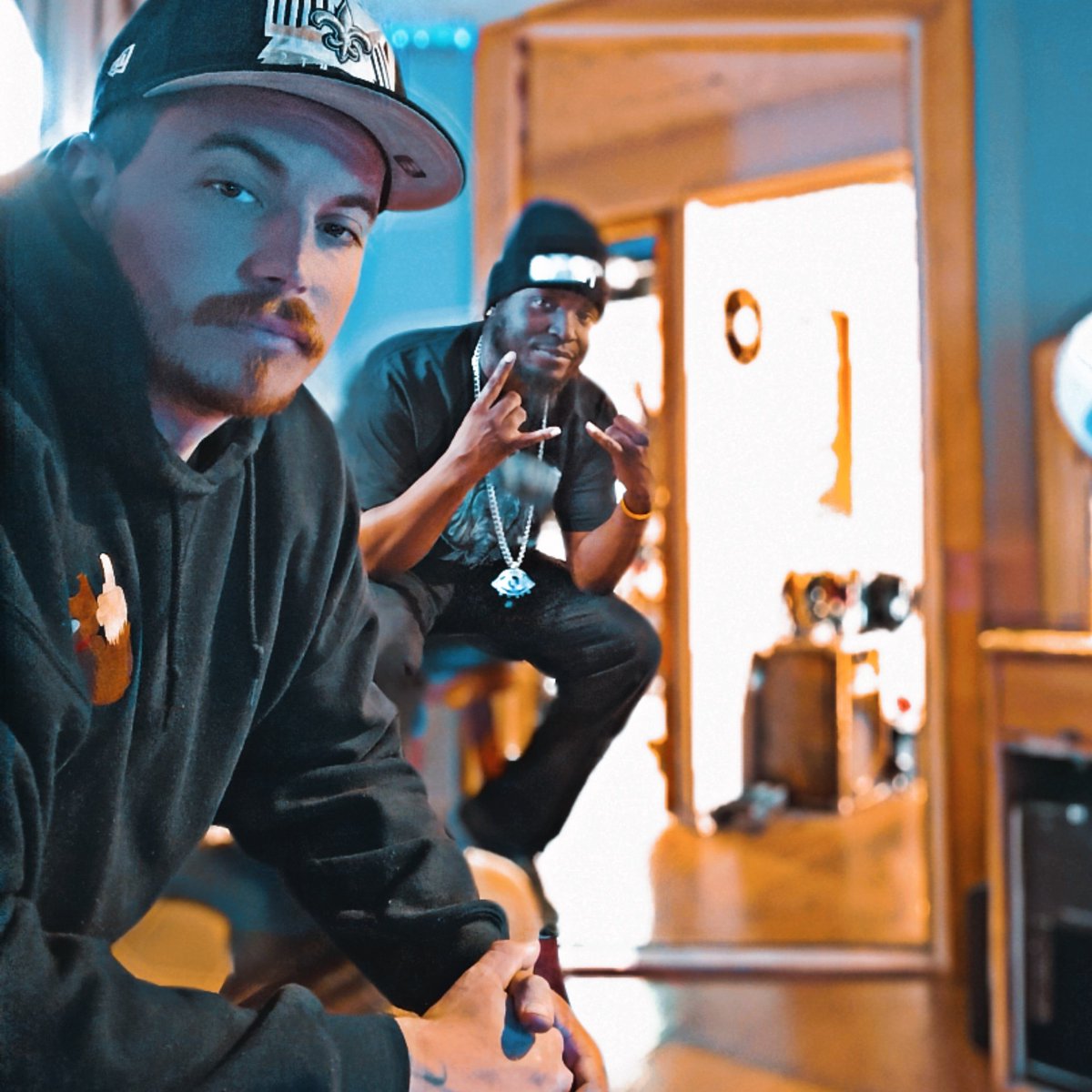 empty_skyze's tweet photo. We workin 💯👏
#emptyskyze #workin #studio #hardworkpaysoff #keytothecity #newmusic #comingsoon #knowlove https://t.co/vuUzodmnun
